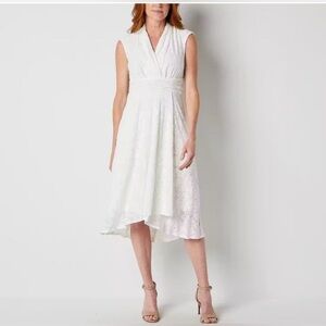 Perceptions White Sleeveless High-Low Lace Dress size small